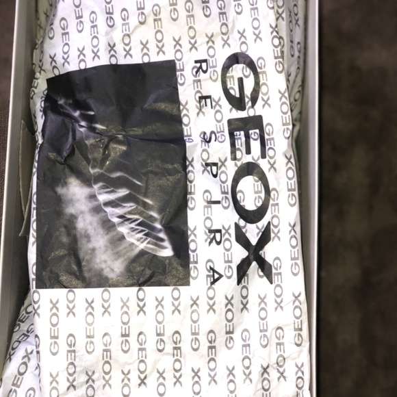 Geox Black Patent Leather Pumps - Picture 6 of 8